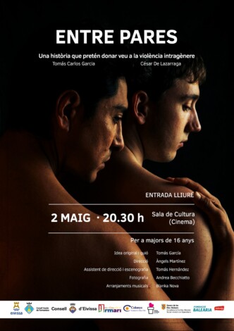 Cartel de la obra de teatro donde se inició la paliza.