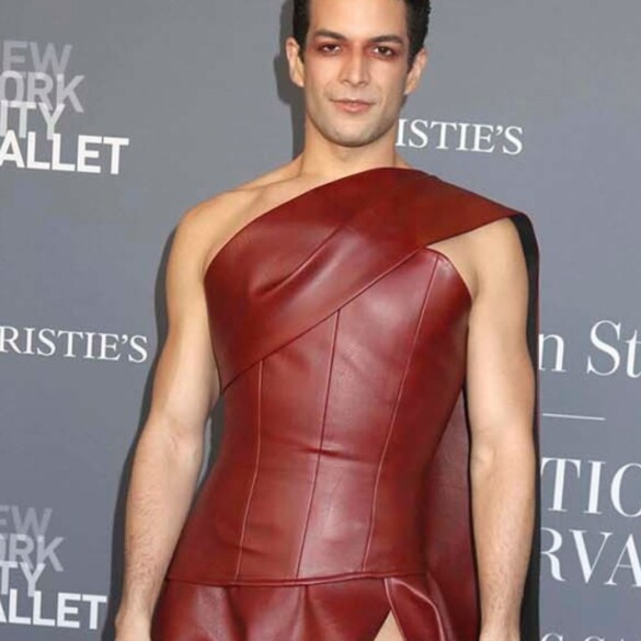 El bailarín Gilbert Bolden III, viral tras sorprender en la alfombra roja luciendo un vestido