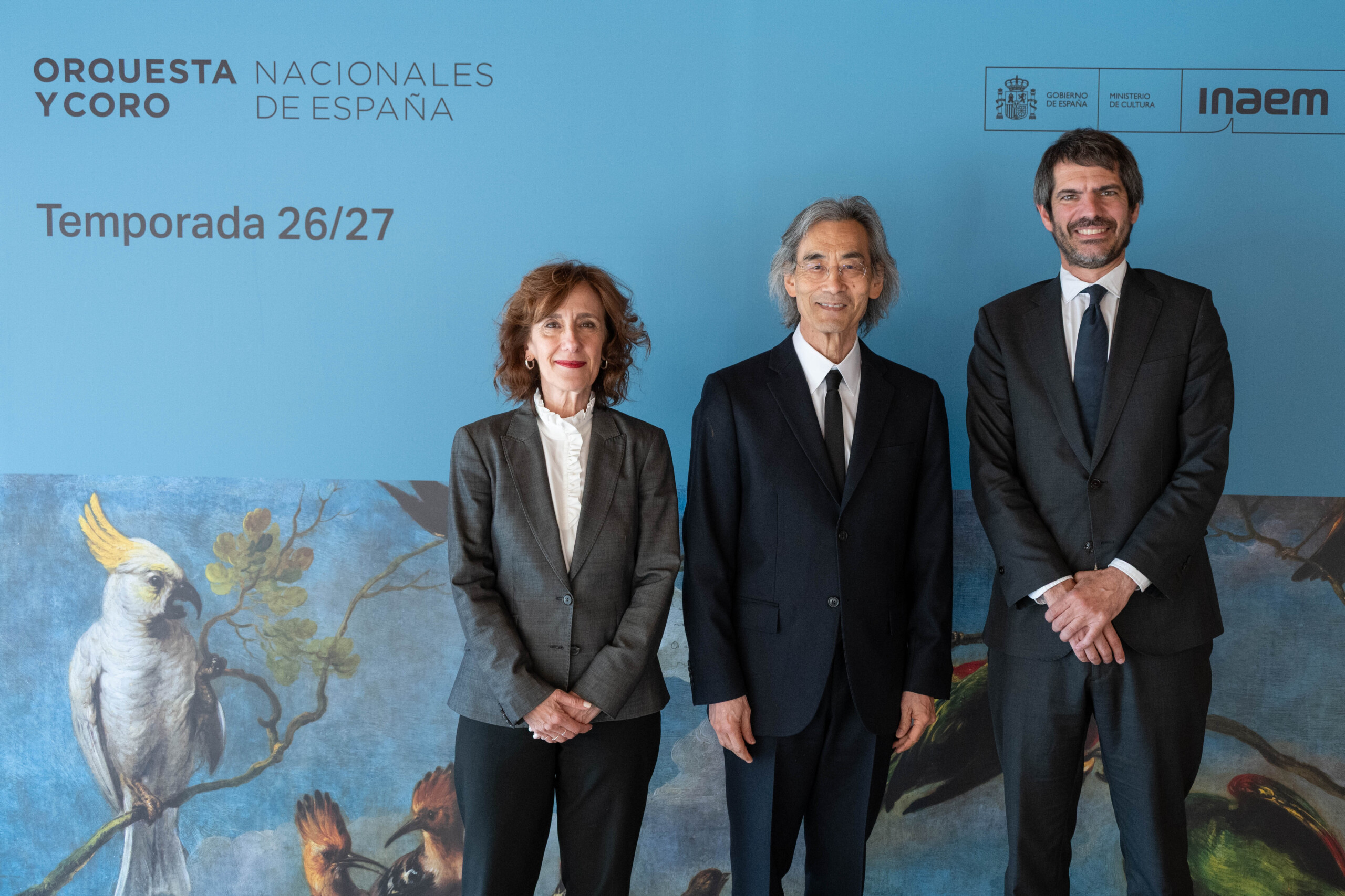 Paz Santa Cecilia, directora general del INAEM, el maestro Kent Nagano, director titular y artístico de la OCNE y Ernest Urtasun, ministro de Cultura.