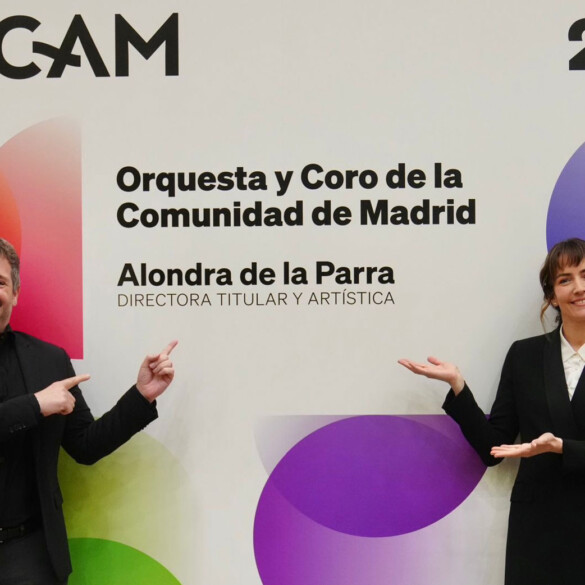 Alondra de la Parra presenta la nueva temporada de la ORCAM: un puente entre territorios musicales (que puedes descubrir aquí)
