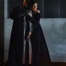 Artur Ruciński (El conde de Luna), Marina Rebeka (Leonora) en 'Il trovatore', de Verdi, en el Teatro Real. Foto: Javier del Real.