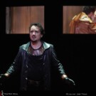 Artur Ruciński (El conde de Luna) y, detrás, Piotr Beczala (Manrico) y Marina Rebeka (Leonora) en 'Il trovatore', de Verdi, en el Teatro Real. Foto: Javier del Real.