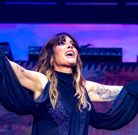 Kany García celebra el Orgullo en Madrid con un multitudinario concierto