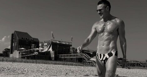 Luke Evans deja sin palabras a sus fans con un (diminuto) bañador