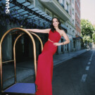 Nadine Sierra posa para la portada de Shangay con un vestido de <a href="https://tot-hom.com/" target="_blank" rel="noopener">Tot-Hom</a>, reloj de <a href="https://www.versace.com/es/es/mujer/novedades-para-ella/?_gl=1*16fh0tl*_up*MQ..*_gs*MQ..&gclid=Cj0KCQjw94bTBhDQARIsAN3vv0wKydDeaH09Ojt6RXkkaa7cPI6Eq6KFcXxBF0rL0xlfB6QfTHJIgjcaAvCWEALw_wcB&gclsrc=aw.ds&gbraid=0AAAAADnzP0brv6I_tzusaVpio891cnBqb" target="_blank" rel="noopener">Versace</a> y pendientes de <a href="https://cxc.es/?gad_source=1&gad_campaignid=21373784847&gbraid=0AAAAAoMe3PoSyt1f6FtwoRJ0a46h2sWoR&gclid=Cj0KCQjw94bTBhDQARIsAN3vv0xrVMm7R8ZrD4fIP9r9SiYyT5LVWi9NDsnE-N5ifk2YWRC2GElW5RQaAnEvEALw_wcB" target="_blank" rel="noopener">Cxc</a>. Foto: Salva Musté.