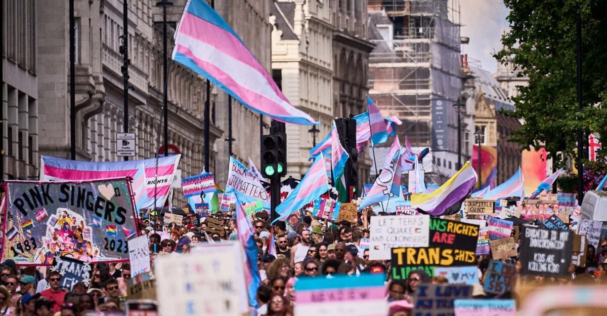 Londres reúne a 150.000 personas en la mayor marcha trans del mundo