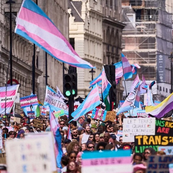 Londres reúne a 150.000 personas en la mayor marcha trans del mundo