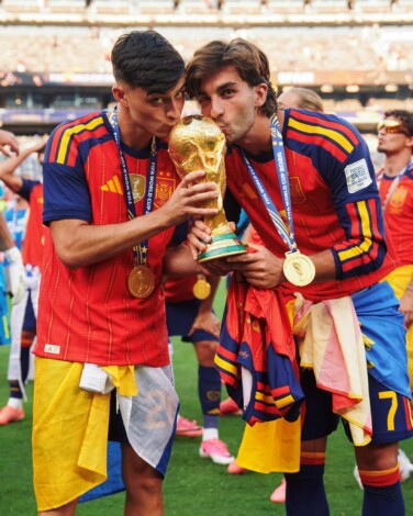 Los campeones con la Copa del Mundo.