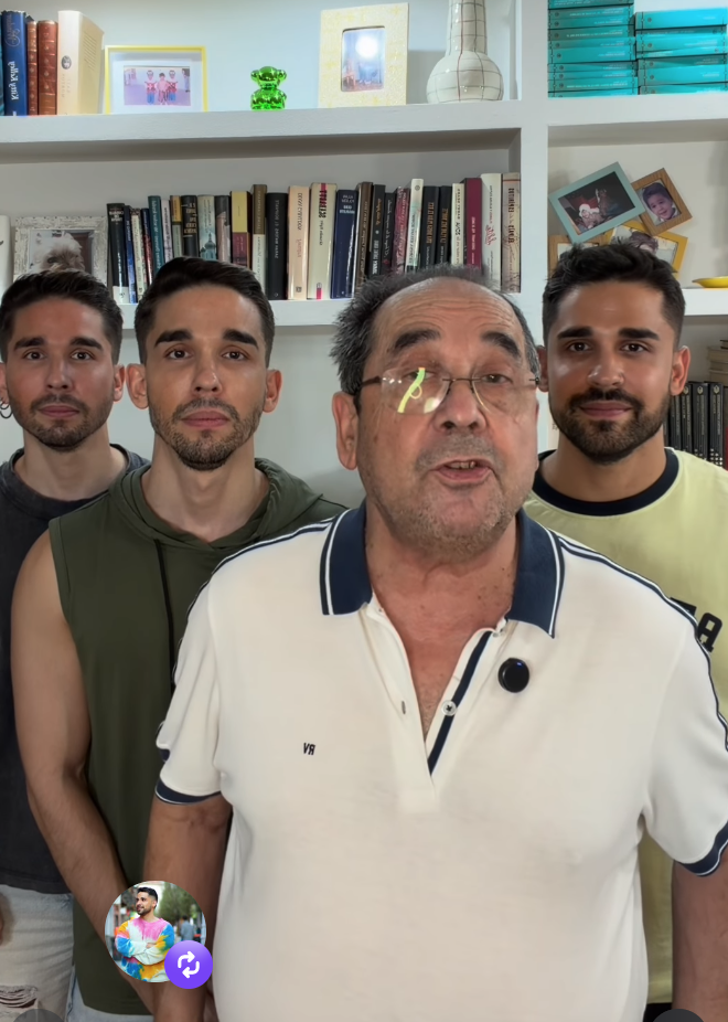 Los hermanos Frigenti junto a su padre.