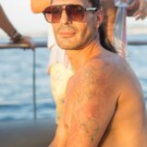 Satín Greco, solecito y mar.