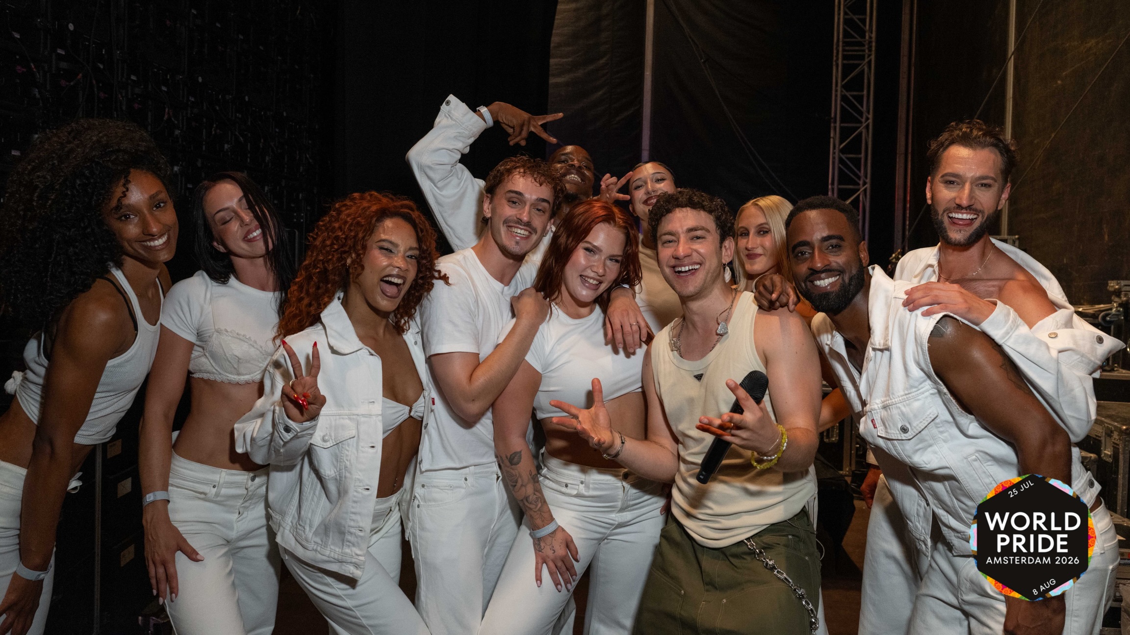 Olly Alexander y sus bailarines en el WorldPride Ámsterdam 2026